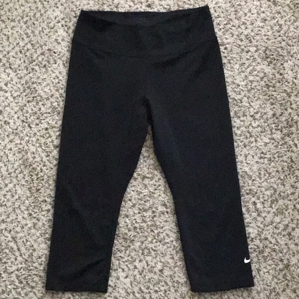 Nike dri fit capri large